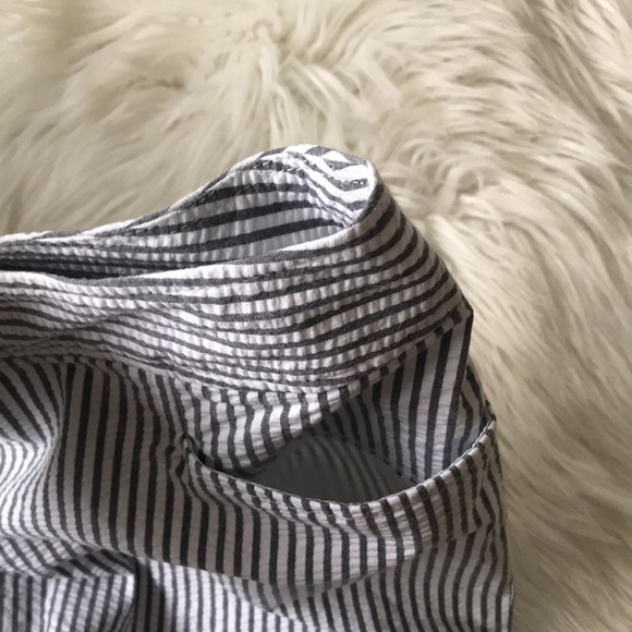 π 10/$10 π LIZ CLAIBORNE Capri Seersucker Pant, Gray & White Size 8 - Picture 16 of 16